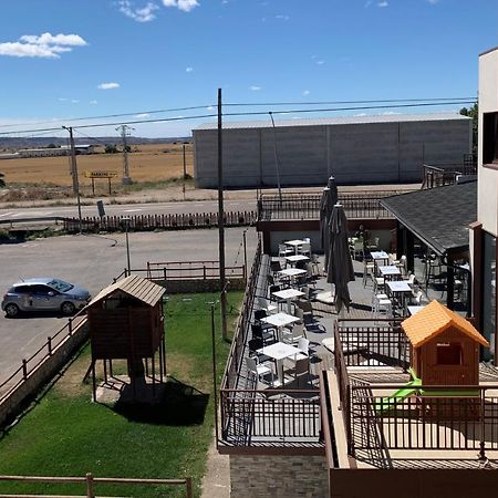 Hotel El Cobertizo Plasencia del Monte Exteriör bild
