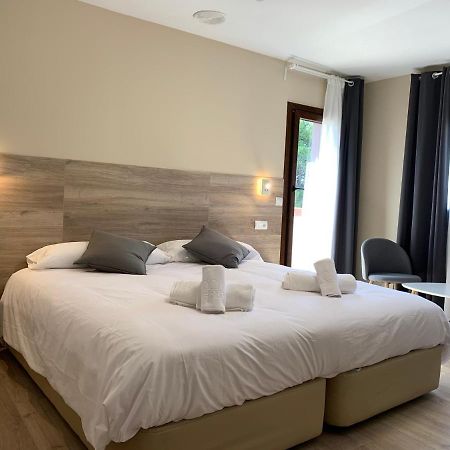 Hotel El Cobertizo Plasencia del Monte Exteriör bild