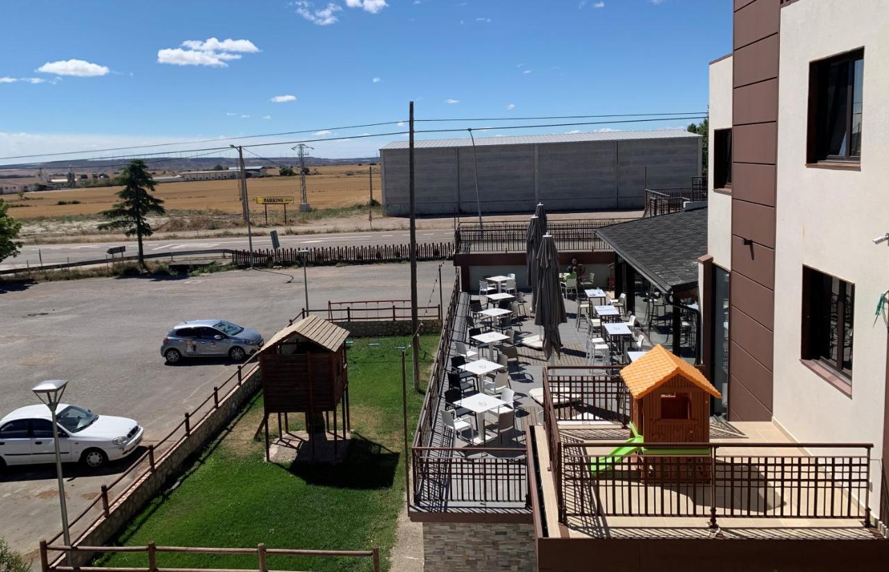 Hotel El Cobertizo Plasencia del Monte Exteriör bild